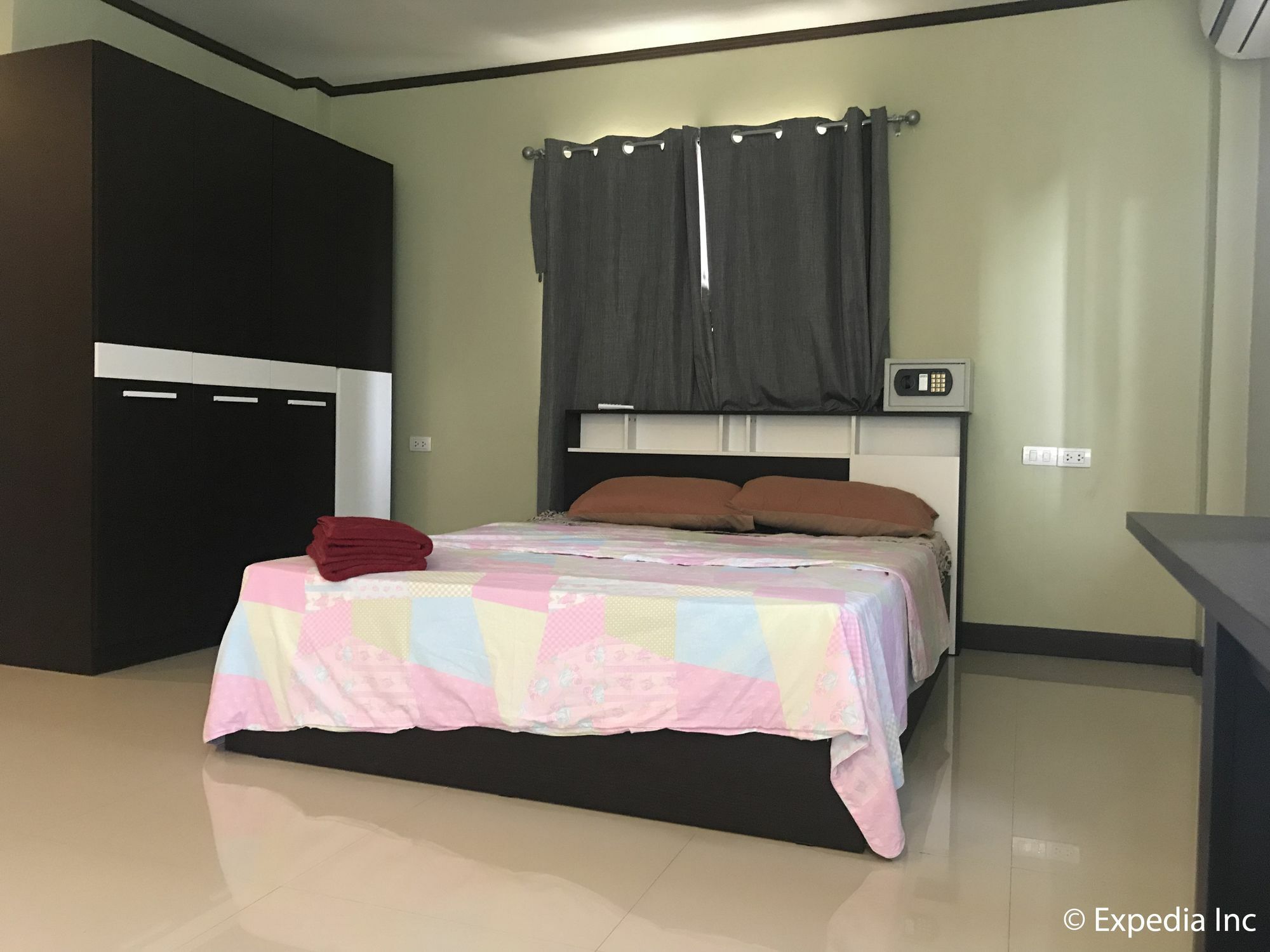 Burnout Guesthouse パッタヤー エクステリア 写真