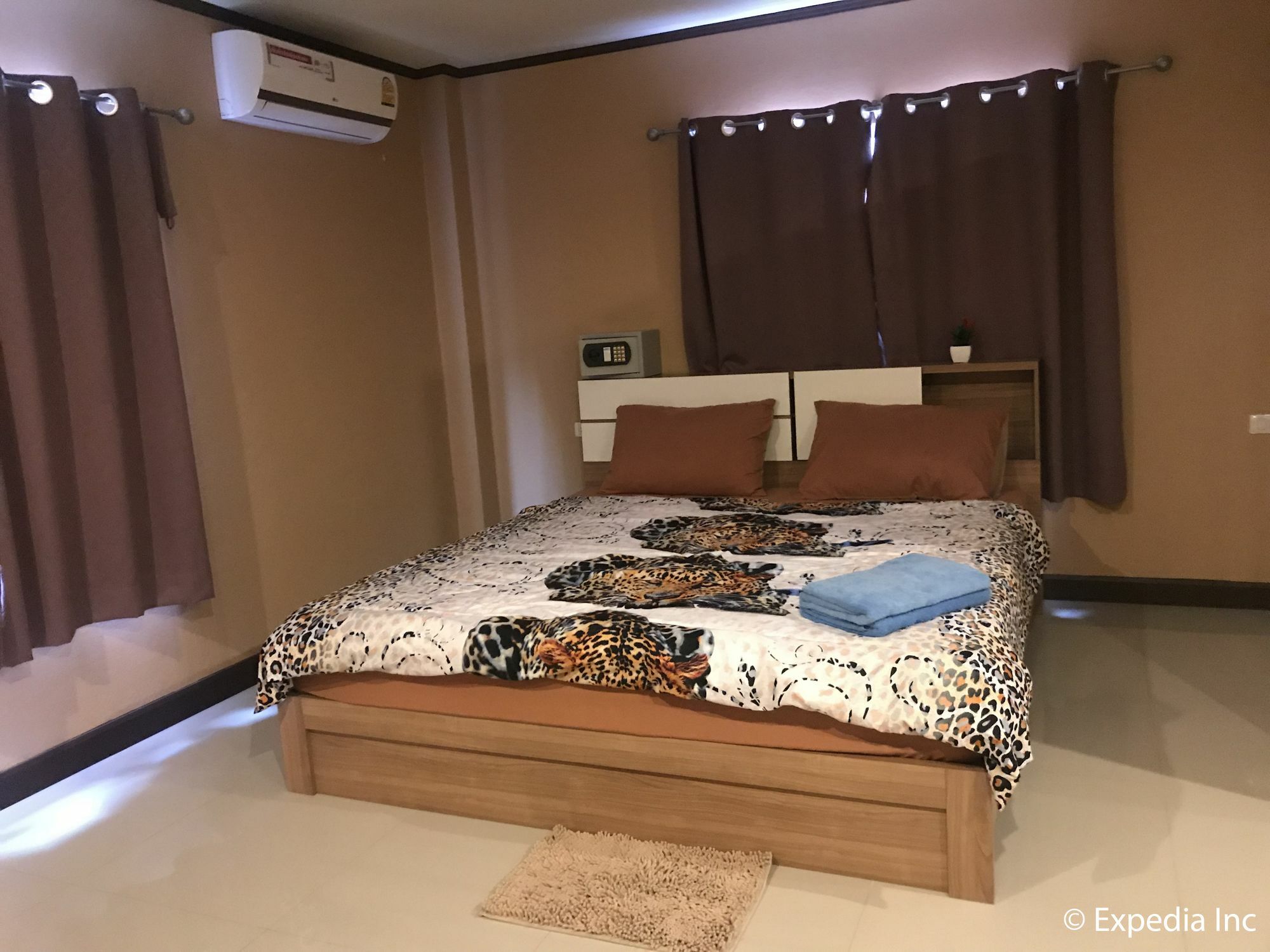 Burnout Guesthouse パッタヤー エクステリア 写真